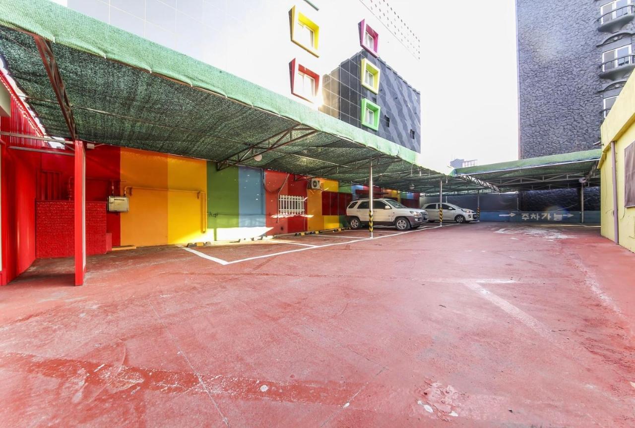 9 To 9 Motel Gimhae Exterior foto